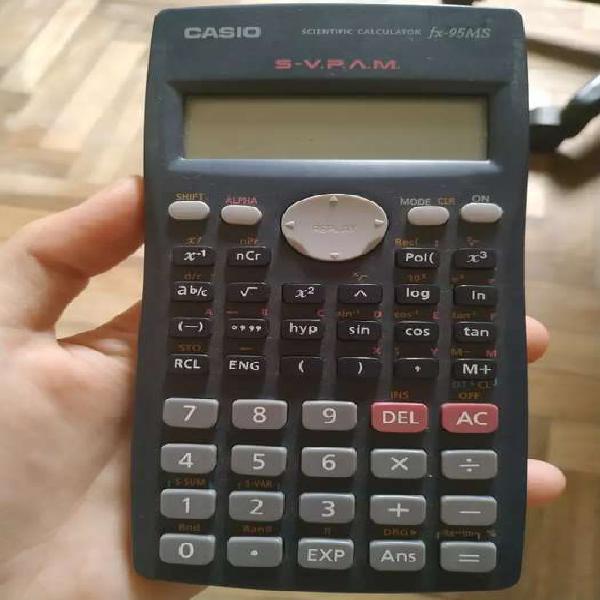 Vendo calculadora científica Casio 95