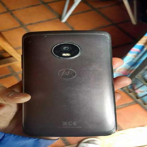 Vendo moto g 5 plus de 32 con un trinque