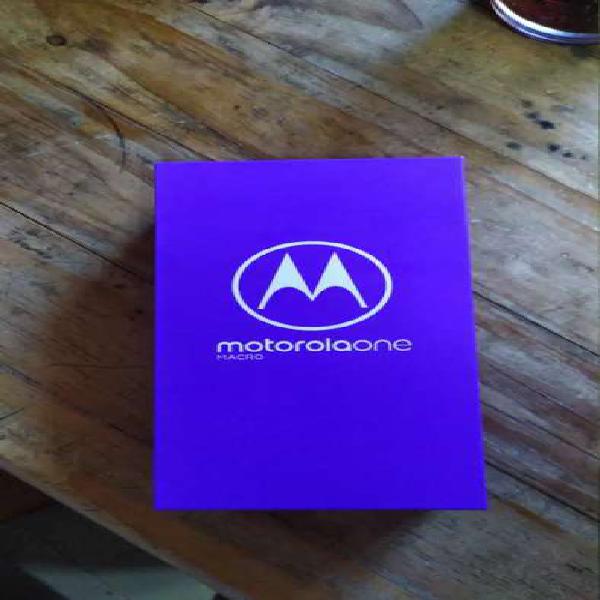 Vendo permuto Motorola one macro sellado nurbo