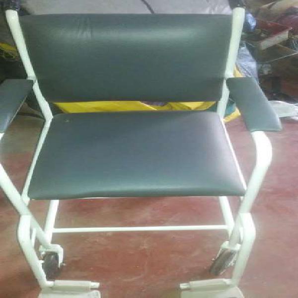 Venta de silla de ruedas.Sin uso.La marca es Atomo.