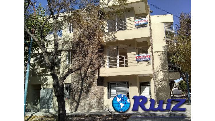 Ruiz inmobiliaria alquila departamento en calle Necochea
