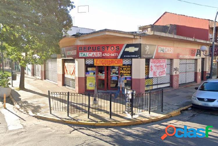 AMPLIO LOCAL COMERCIAL EN ESQUINA UBICADO SOBRE VELEZ