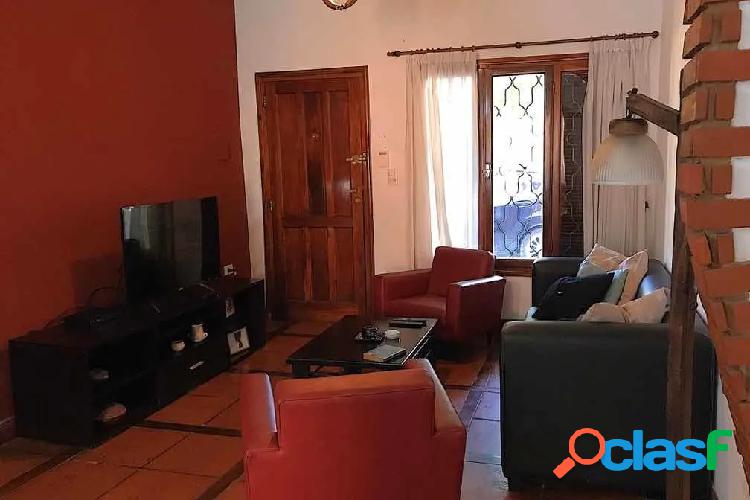 Casa 5 ambientes Barrio San Carlos