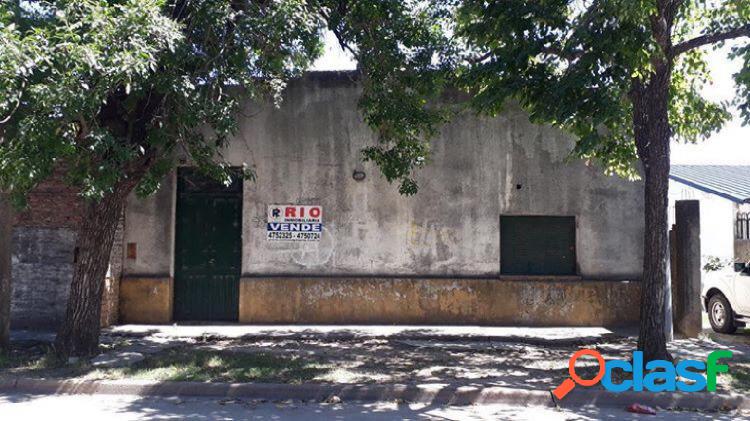 Casa a demoler o reciclar, en el micro centro de Santo Tome.