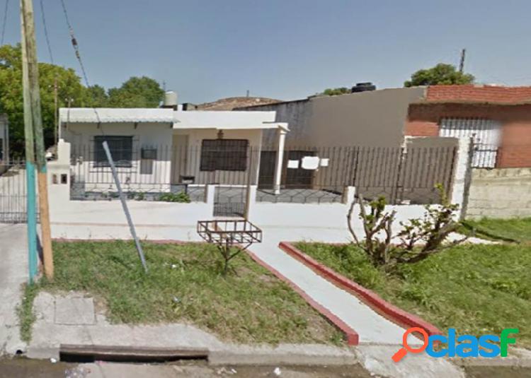 Casa en Venta calle 885 Nº 4325 a metros de Av. 844 La