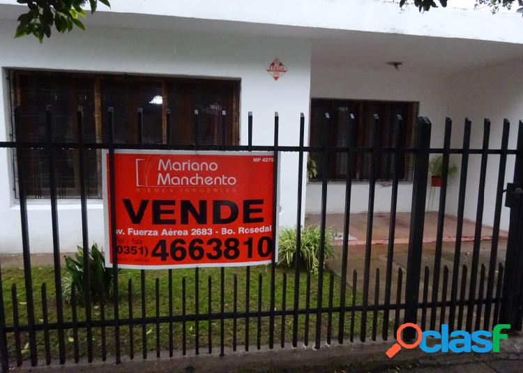 Casa para la venta de tres dormitorios.