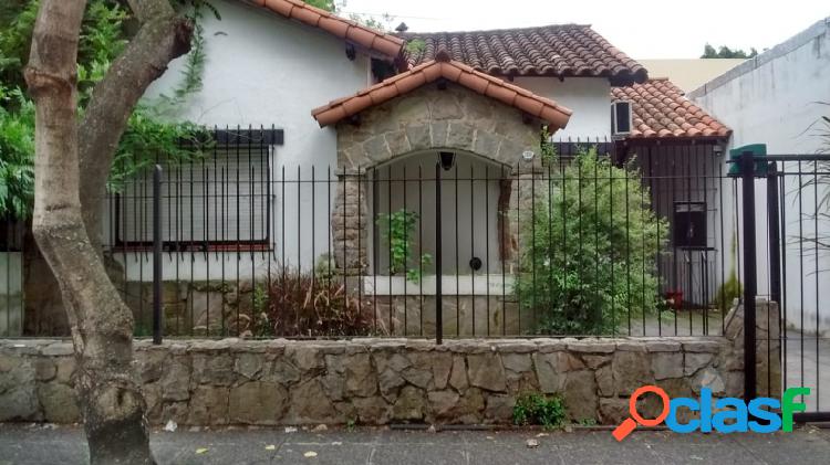 Chalet con gran terreno EN VENTA!!