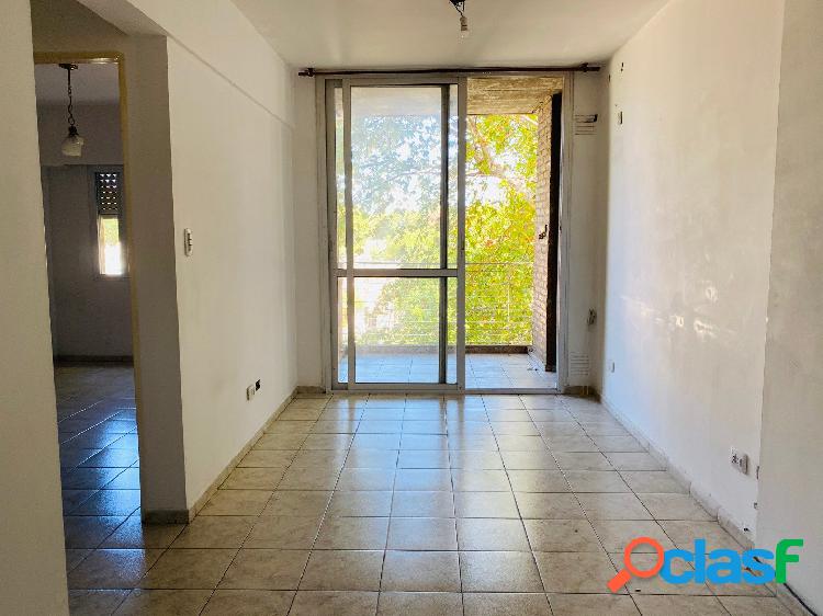 DEPARTAMENTO 1 DORMITORIO CON BALCON AL FRENTE - AMPLIO Y