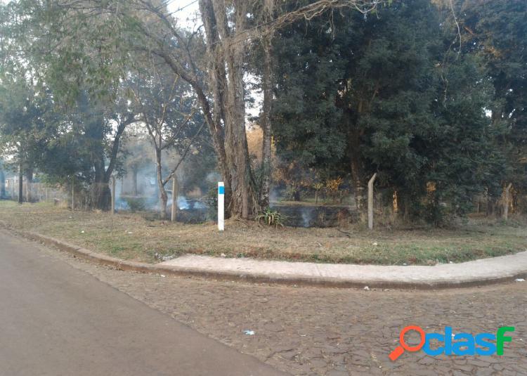 Importante terreno en esquina de 1250m2,