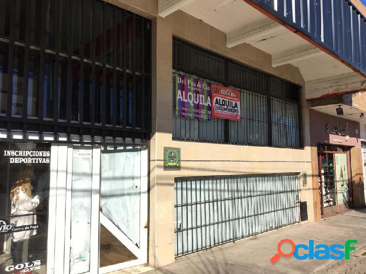 LOCAL COMERCIAL EN 3 PLANTAS CON 600M2 APROX. EN 3 PLANTAS