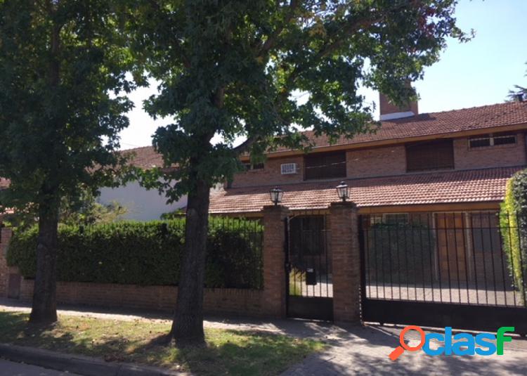 ***RETASADA***EXCELENTE CASA SOBRE LOTE DE 708M CON 12M DE