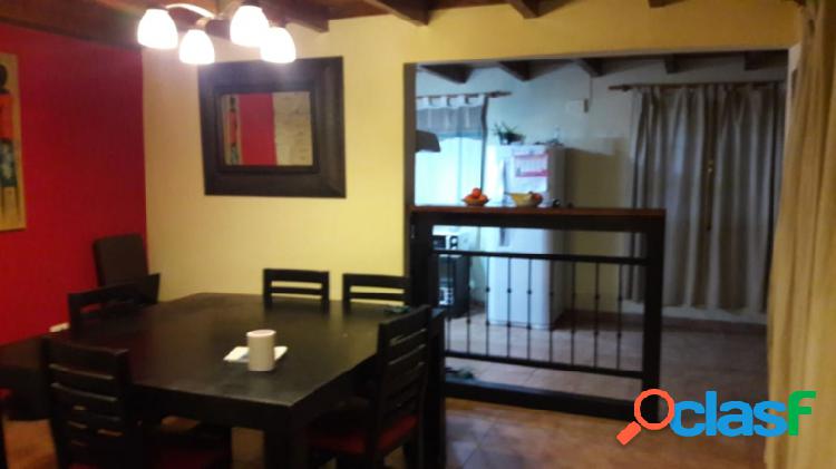 VENDO O PERMUTO HERMOSA CASA CON DEPARTAMENTO EN ESQUEL,