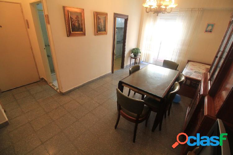 Venta 2 ambientes con balcón saliente