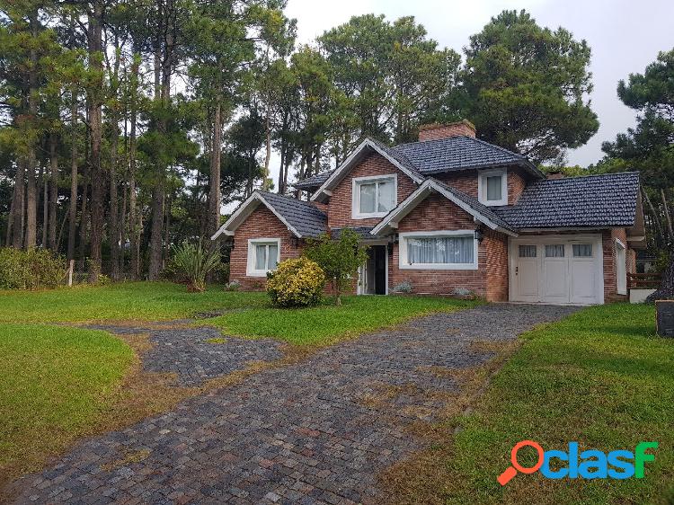 CHALET EN ZONA NORTE DE PINAMAR a 400 mts de la Playa