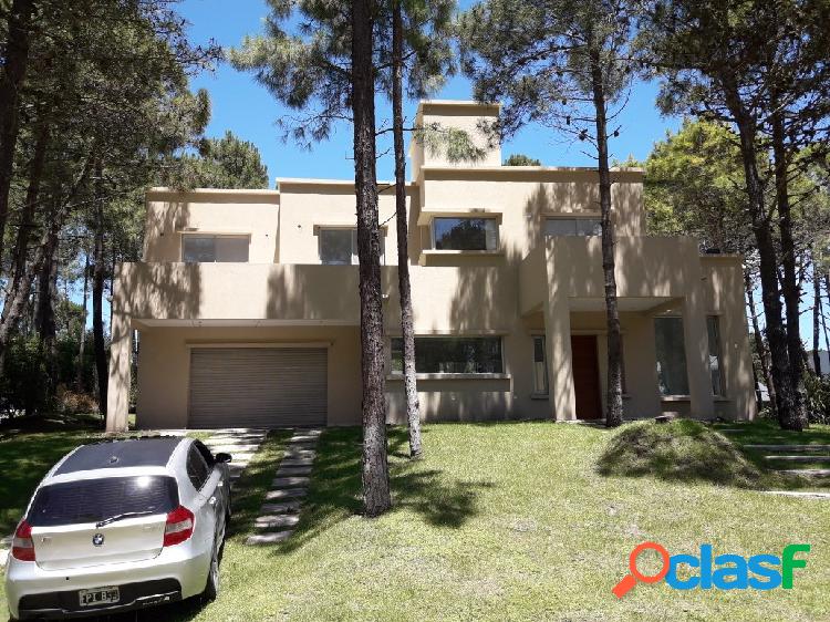 Casa De 4 Dormitorios A Estrenar Pinamar Chico