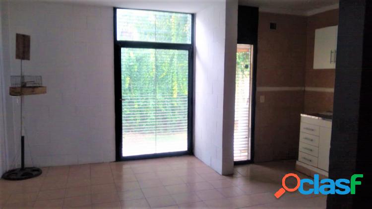 DUPLEX 3 AMB.COCHERA Y JARDIN