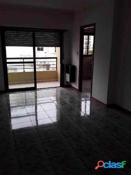 Alquilo 24 meses Departamento al frente con balcon