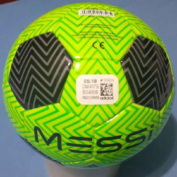Mini pelota adidas Messi numero 1 original nueva