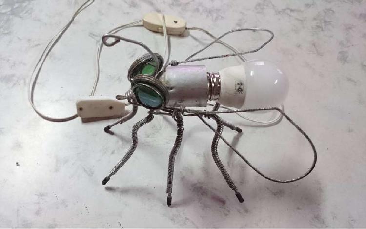 Original Lámpara Arte Industrial Mosquito, Velador