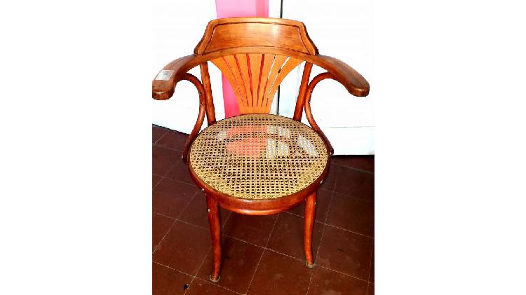 VENDO HERMOSA SILLA THONET. NALO.