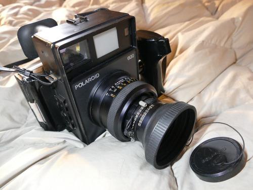 Cámara Polaroid 600 Profesional. Lente 127mm Mamiya