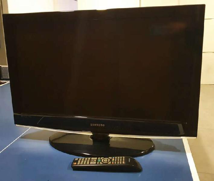 TV LCD SAMSUNG 32" IMPECABLE!
