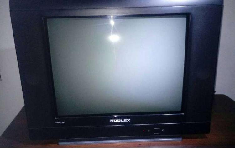 TV Noblex 21" Pantalla semiplana