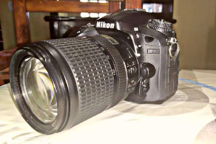 Vendo Cámara Nikon D7200 + Kit Vr 18-140
