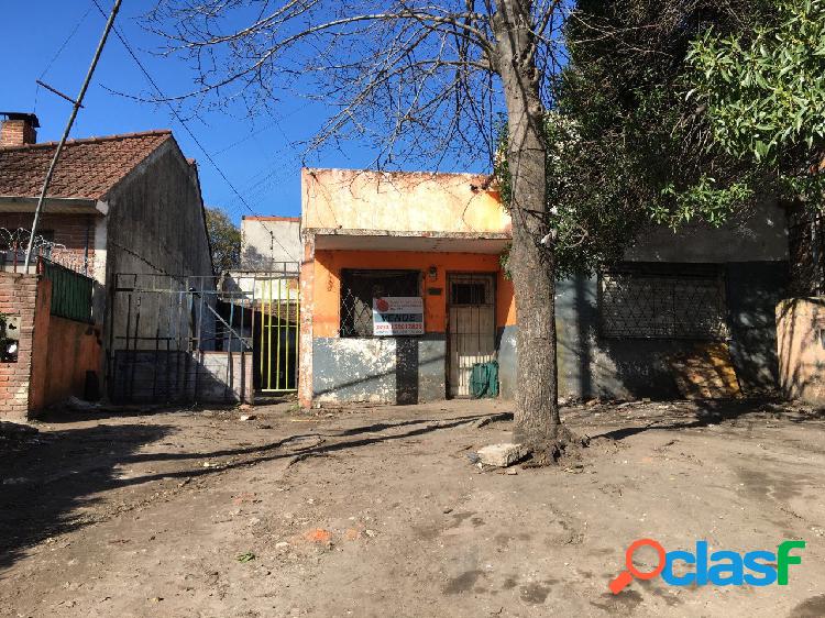 Venta lote con construccion a demoler. Apto desarrollo