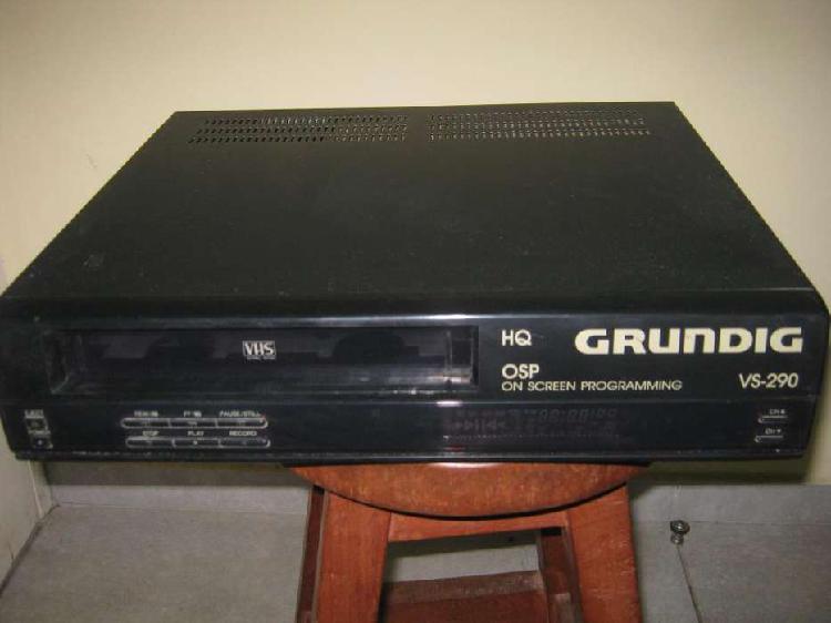 Videocassetera GRUNDIG modelo VS290