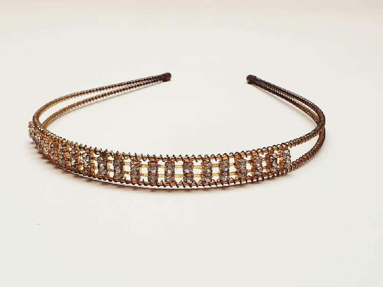 Vincha Tiara Metal Dorado con Strass