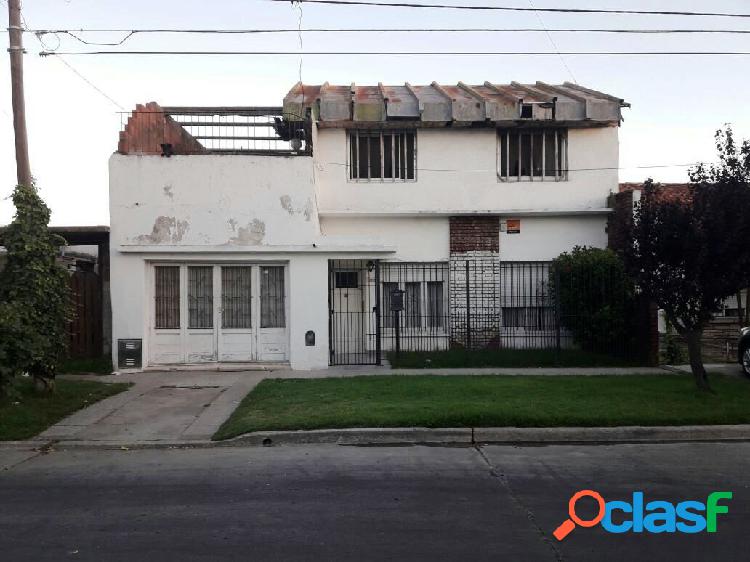 Casa sobre lote propio de 133 mts cuadrados. Garage. Zona