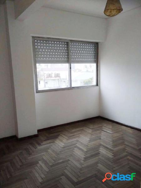 Departamento en Alquiler - Av. Colón al 200