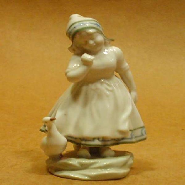 Antigua Figura De Porcelana Sitzendorf, Niña Con Oca