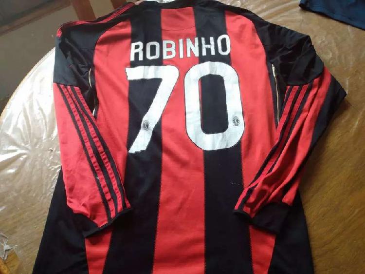 Camiseta Milán Robinho manga larga Talle L original
