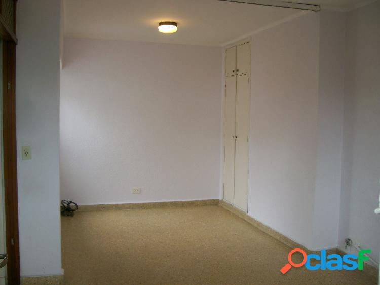 DEPTO. 1 AMB. PLANTA ALTA LATERAL