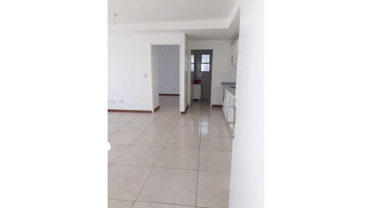 INMOBILIARIA ZENOFF ALQUILA DEPARTAMENTO DE CATEGORÍA EN