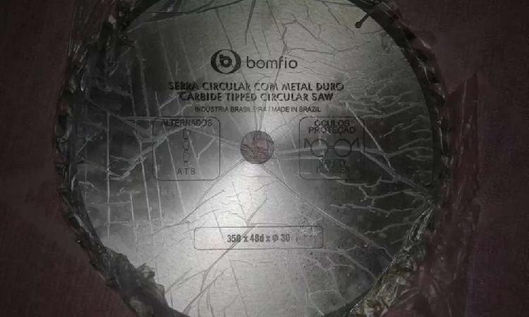 Sierra circular marca Bonfio( industria brasileña)