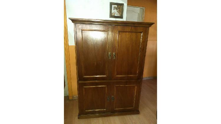 VENDO MUEBLE RACK TV. DE 4 PUERTAS. GRANDE. NALO.