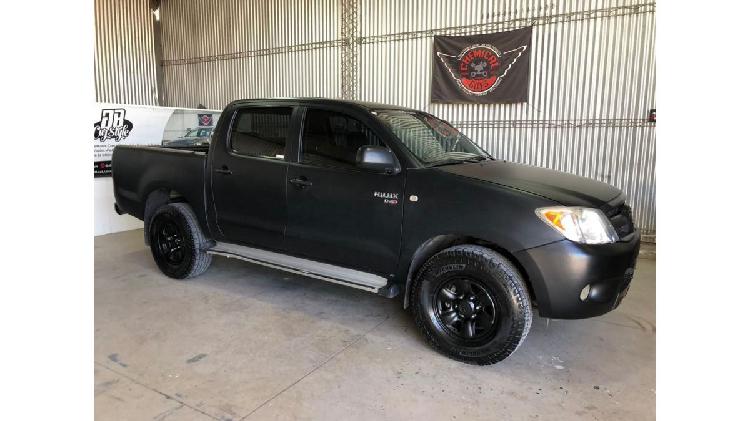 VENDO URGENTE TOYOTA HILUX 2008 4X2 2.5 DX PACK $900.000