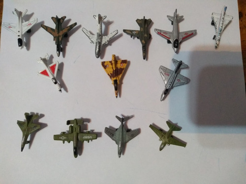 13 Avioncitos Miniatura En Metal Y Plastico (microcentro)