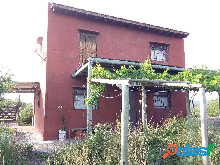 CASA EN DOS PLANTAS EN BARRIO ATALAYA - CAPILLA DEL