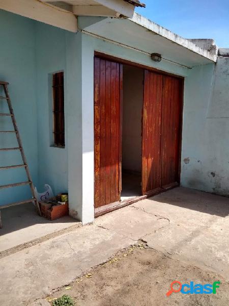 EXCELENTE OPORTUNIDAD CASA 3 AMB CON PATIO,COCHERA Y