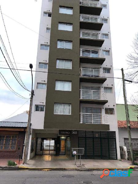 HERMOSO DEPARTAMENTO DE DOS AMBIENTES CON BALCÓN A LA CALLE