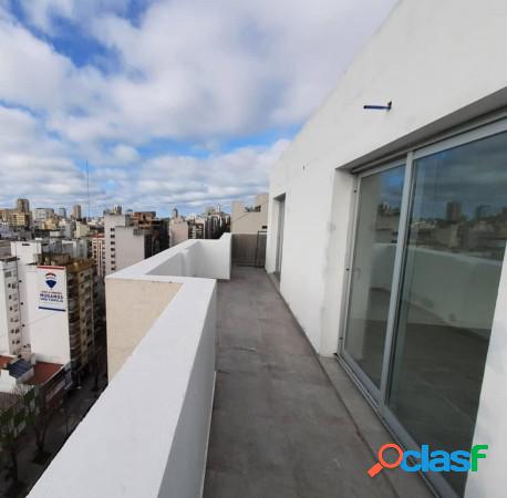 Piso tres ambientes con balcón terraza en venta Mar del