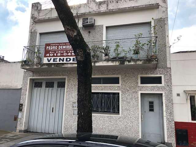 Casa en 2 plantas, lote propio - Erezcano 3284 - Pompeya