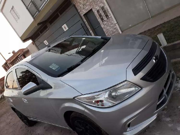 Chevrolet onix LT impecable