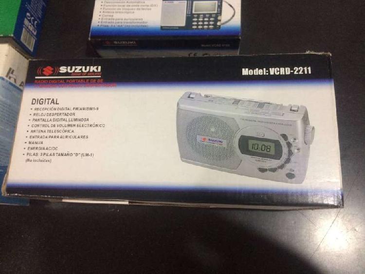 Radio Suzuki Vcrd2211 En Caja Sin Uso No Enciende P Tecnico