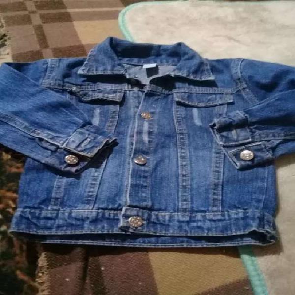 Vendo camperita de jeans para bebe