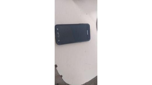 Vendo Samsung J3 Para repuesto o reparación